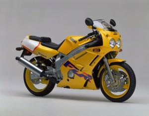 Yamaha FZR600